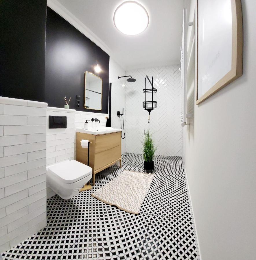 אלבלאג Komfortowy Apartament Przy Bramie Targowej Z Tarasem- Old Town מראה חיצוני תמונה